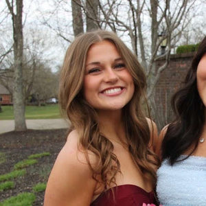 Meet your Posher, Chloe